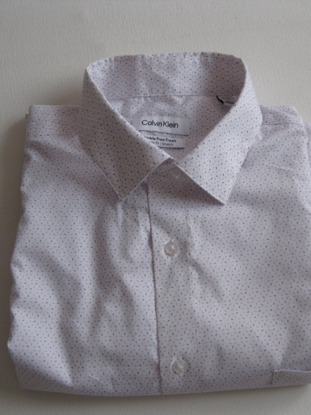 Calvin Klein Men's Dress Shirt Size L 16-16.5 36/37 White Patterned Wrinkle Free